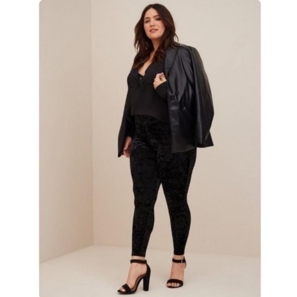 Torrid Black Full Length Signature Waist Crushed Velvet Legging 0 Large 12